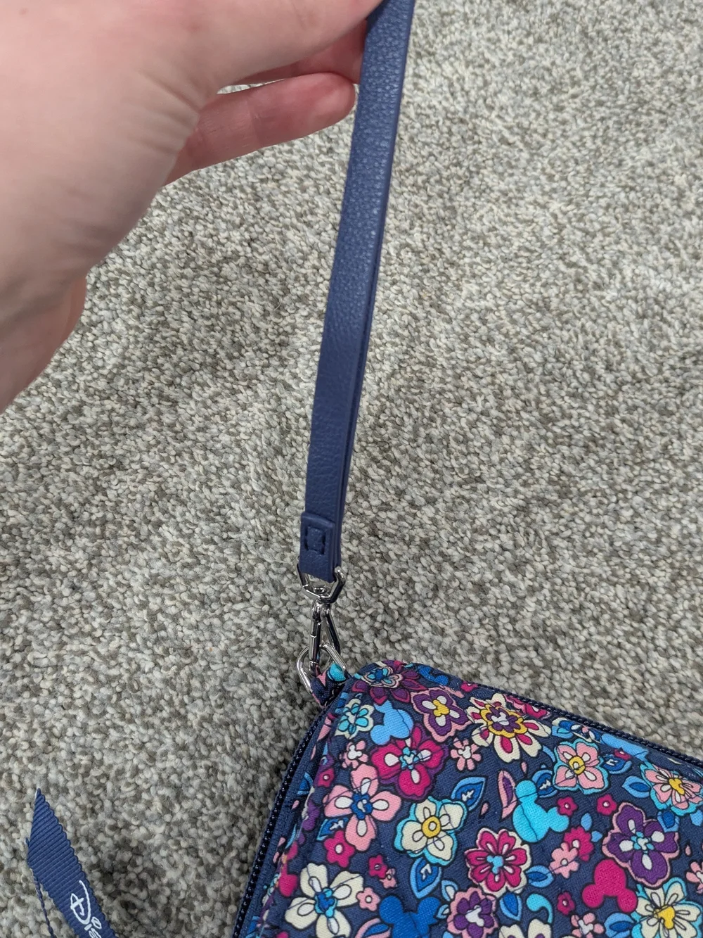 Vera Bradley Disney Mickey Wallet Wristlet Double Zip Phone Pocket - Picture 14 of 16